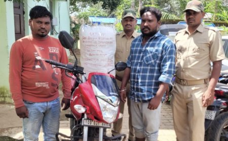 ଗଞ୍ଜେଇ ଚାଲଣ ବେଳେ ମାଡିବସିଲା ପୋଲିସ : ଗଞ୍ଜେଇ ସହ ମୋବାଇଲ ଓ ବାଇକ ଜବତ :  ଦୁଇ ଗିରଫ,