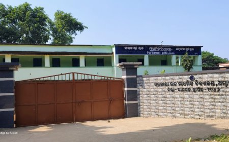 ୧୦ମ ପରୀକ୍ଷାର୍ଥୀଙ୍କୁ ଅସହ୍ୟ ପରୀକ୍ଷା କେନ୍ଦ୍ର ଦୂରତା  . ୫ କିମି ପରିବର୍ତ୍ତେ ୫୦କିମି ଦୂରରେ ପରୀକ୍ଷା କେନ୍ଦ୍ର,