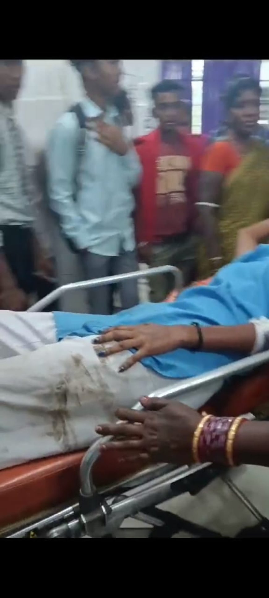 ପି କଫ ଭେନ ଧକ୍କାରେ ସ୍କୁଲ୍ ଛାତ୍ରୀ ଗୁରୁତର ଆହତ ମେଡ଼ିକାଲ ରେ ଚିକିତ୍ସା,