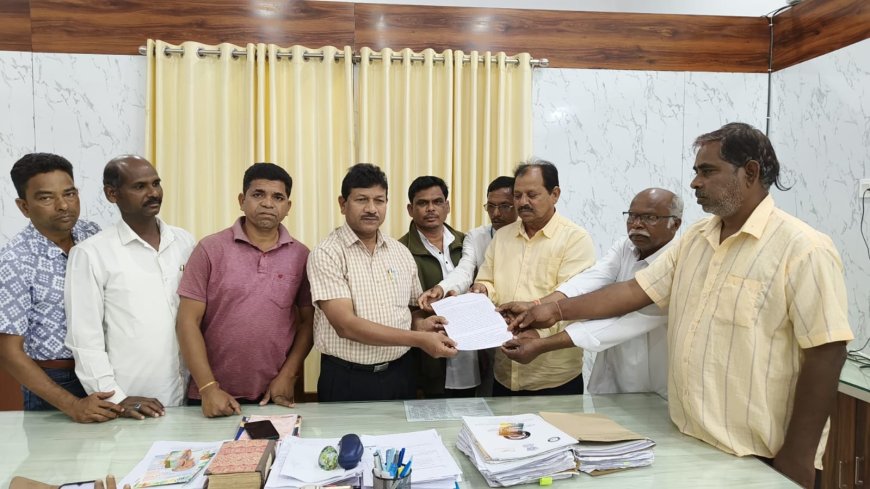 ଚାରବାହାଲକୁ ବ୍ଳକ ଘୋଷଣା ଦାବିରେ ବ୍ଳକ କ୍ରିୟାନୁଷ୍ଠାନ କମିଟିର ମୂଖ୍ୟମନ୍ତ୍ରୀଙ୍କ ଉଦ୍ଦେଶ୍ୟରେ ଏ.ଡି.ଏମ୍ ଙ୍କୁ ଦେଲେ ଦାବିପତ୍ର  ।