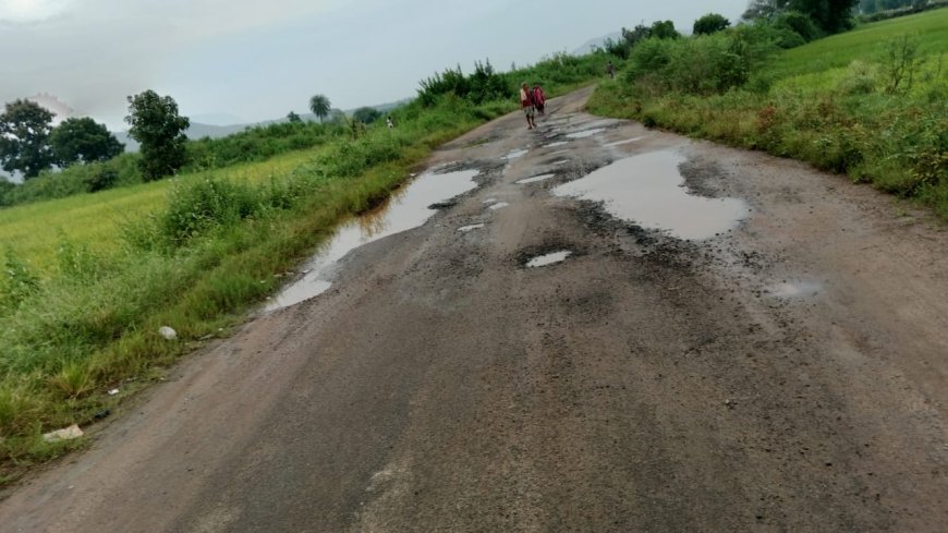 ଉଦେଶ୍ରୁଙ୍ଗ ଲିମୀ ବନ୍ଧ -ଭତାପଡ଼ା  ଆର ଡି ରାସ୍ତା   ପାଲଟିଛି ମରଣଯନ୍ତା,