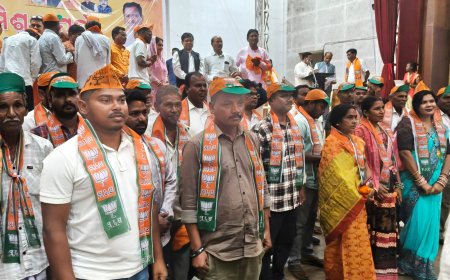 କଳାହାଣ୍ଡି ବିଜେପି ର ମିଶ୍ରଣ ପର୍ବ  ନବ ଗଠିତ ନର୍ଲା ଏନ୍ଏସି ଅଞ୍ଚଳ ରୁ ଯୋଗ ଦେଲେ ୫୦ ରୁ ଉର୍ଦ୍ଧ୍ବ ବିଜେଡି ଓ କଂଗ୍ରେସ କର୍ମୀ  ।