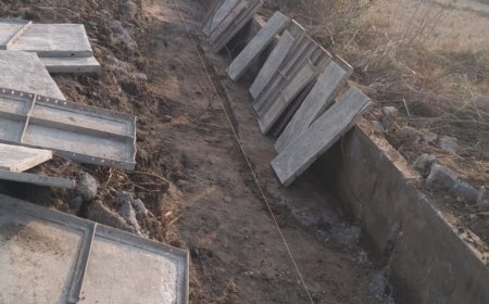 ଠିକାଦାରଙ୍କ ମନମୁଖିରେ ଚାଲିଛି କାଟିକୁଟା କେନାଲ କାମ ନିମ୍ନମାନ କାମକୁ ନେଇ ଚାଷୀ ଅସନ୍ତୋଷ ।