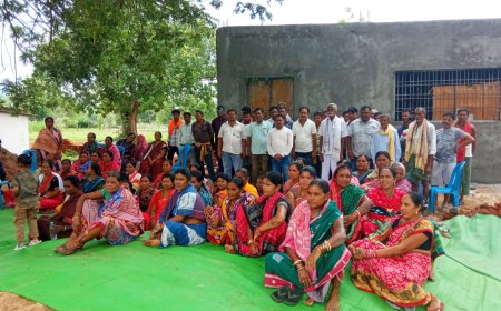 କେଗାଁ ବିଦେଶୀ ମଦ ଦୋକାନ ସ୍ଥାନାନ୍ତରଣ ଦାବୀ ଯୋର ଧରିଲା। ମହିଳା ସ୍ୱୟଂସହାୟକ ଗୋଷ୍ଠୀ ଓ ଗ୍ରାମବାସୀଙ୍କ ଧାରଣା।