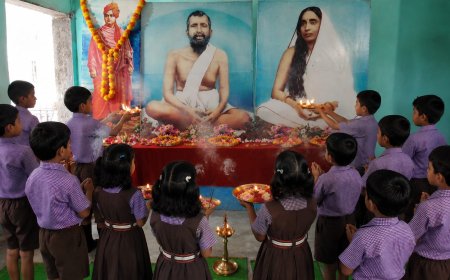 ସ୍ୱାମୀ ବିବେକାନନ୍ଦ ପବ୍ଲିକ ସ୍କୁଲ ରେ ଗୁରୁ ପୂର୍ଣ୍ଣିମା ପାଳିତ,