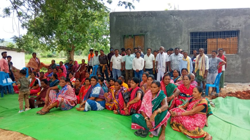କେଗାଁ ବିଦେଶୀ ମଦ ଦୋକାନ ସ୍ଥାନାନ୍ତରଣ ଦାବୀ ଯୋର ଧରିଲା। ମହିଳା ସ୍ୱୟଂସହାୟକ ଗୋଷ୍ଠୀ ଓ ଗ୍ରାମବାସୀଙ୍କ ଧାରଣା।