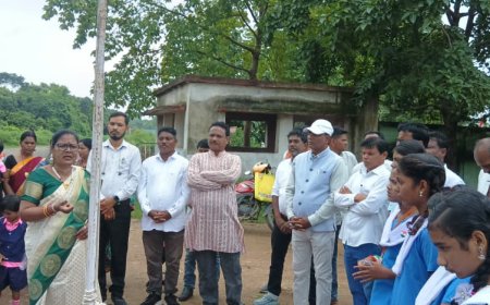 ନର୍ଲା ସହରର ବିଭିନ୍ନ କାର୍ଯ୍ୟାଳୟ ସହିତ ପ୍ରେସ ଏସୋସେଶନ ଓଜେୟୁ ଶାଖା ପକ୍ଷରୁ ସ୍ଵାଧୀନତା ଦିବସ ପାଳନ।