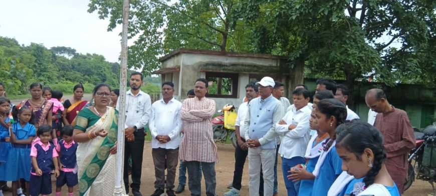 ନର୍ଲା ସହରର ବିଭିନ୍ନ କାର୍ଯ୍ୟାଳୟ ସହିତ ପ୍ରେସ ଏସୋସେଶନ ଓଜେୟୁ ଶାଖା ପକ୍ଷରୁ ସ୍ଵାଧୀନତା ଦିବସ ପାଳନ।